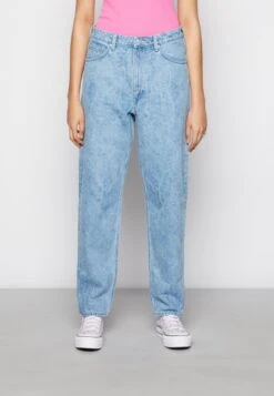 WEEKDAY Lash Extra High Mom - Jean Boyfriend - Summer Acid