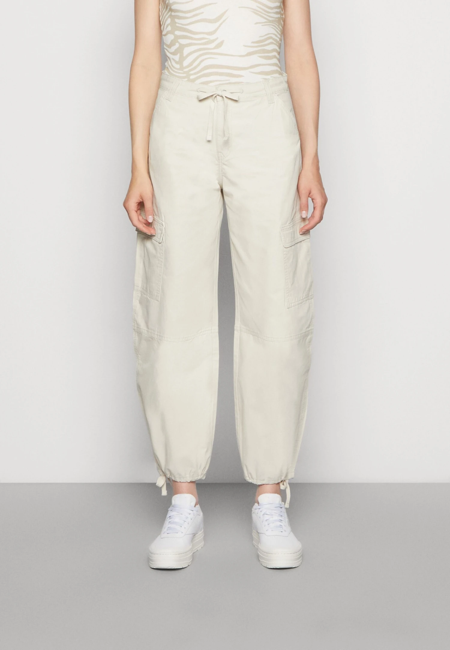 WEEKDAY Getty Trouser - Pantalon Cargo - Dirty White