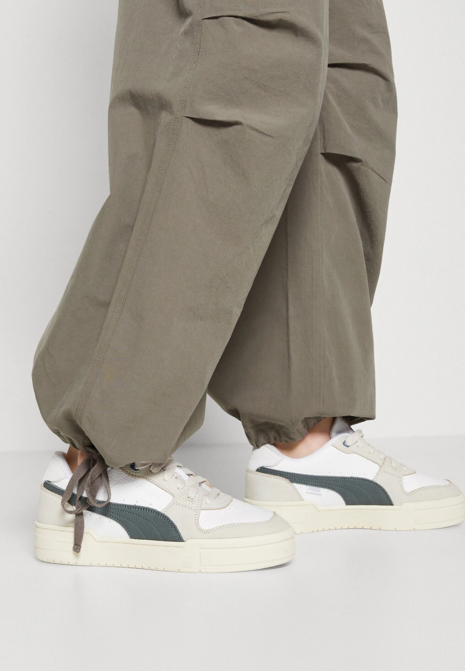 WEEKDAY Skyler Parachute Trouser - Pantalon Cargo - Khaki – Image 4