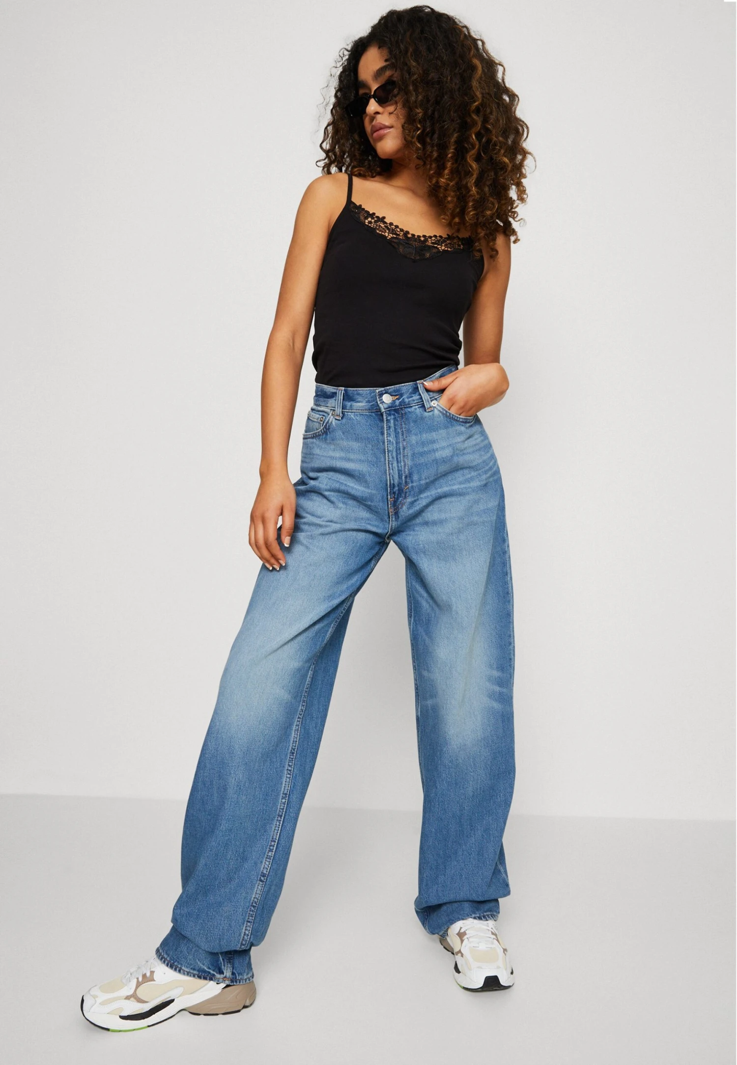 WEEKDAY Rail - Jean Boyfriend - Seventeen Blue – Image 4