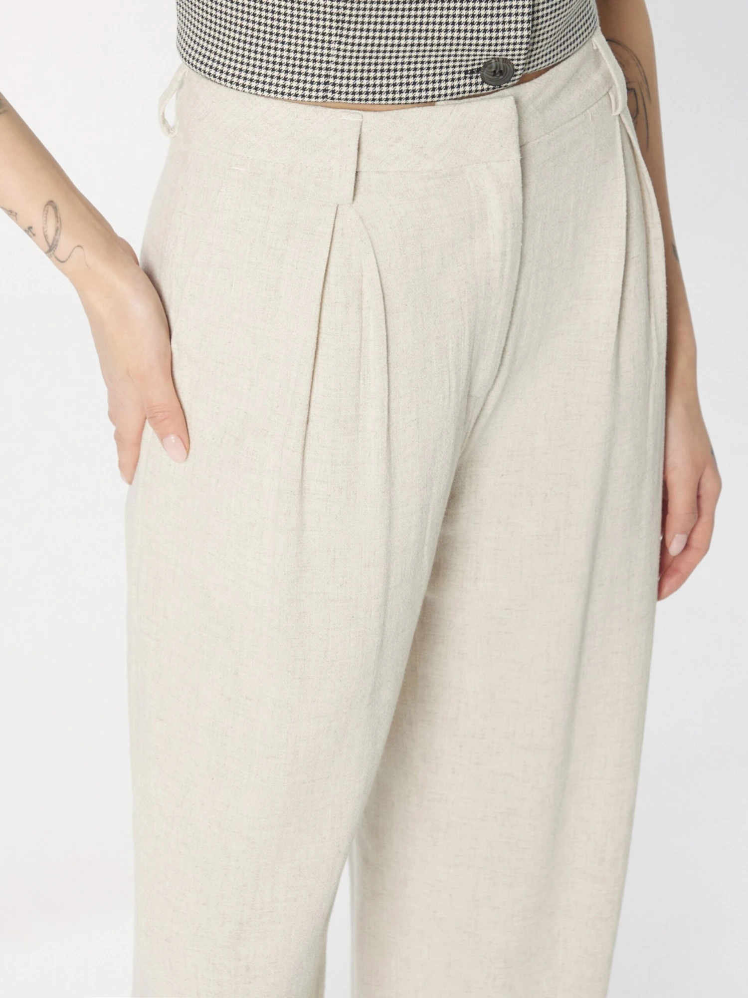 WEEKDAY Pantalons Larges Wide Leg Pantalon à Pince Lilah Femme Blanc Naturel – Image 2