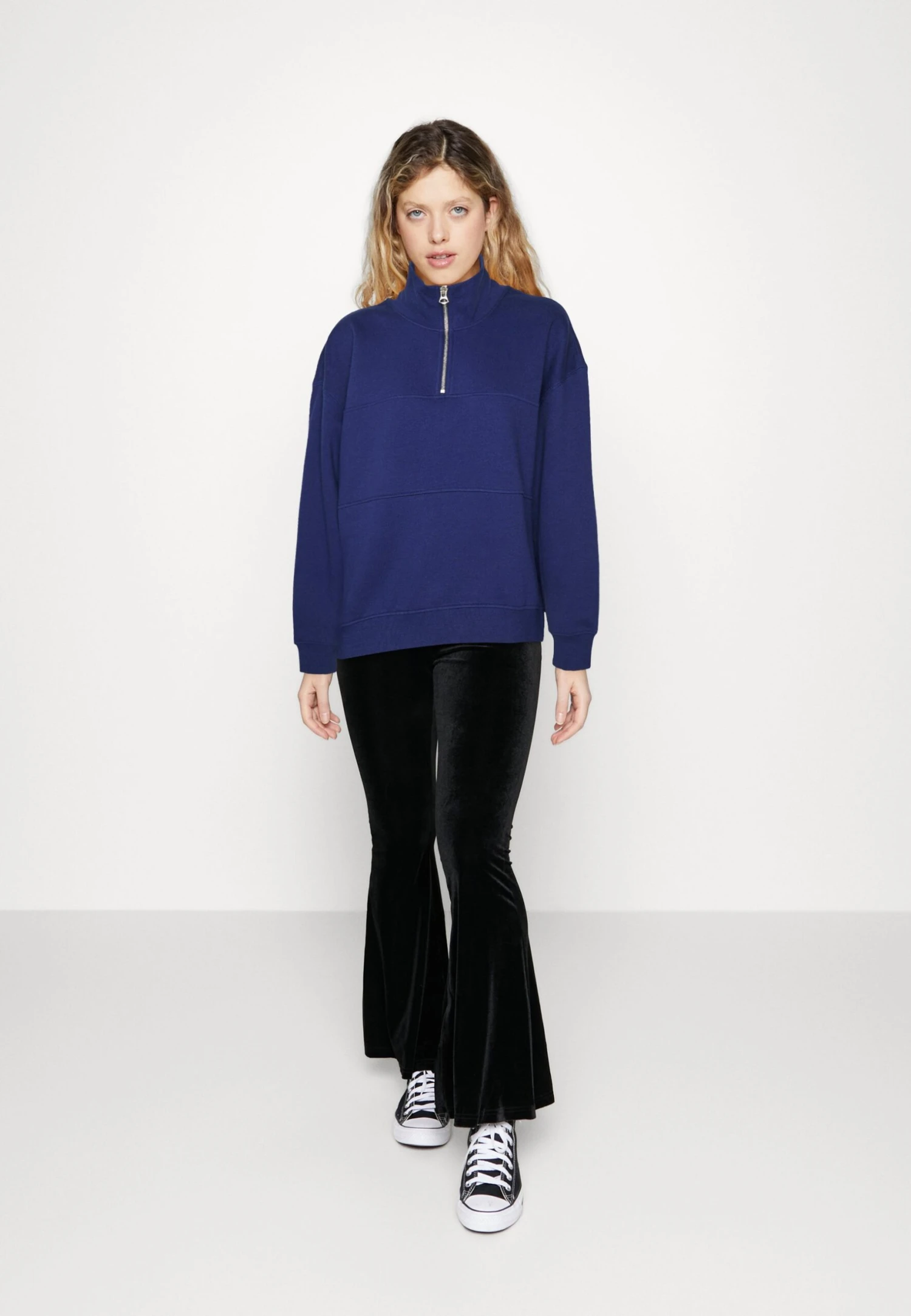 WEEKDAY Essence Half Zip - Sweatshirt - Navy – Image 2